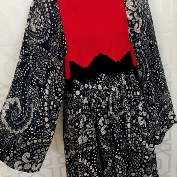 Chloe Floral Print Knee-Length Dress - Picture 12 of 13